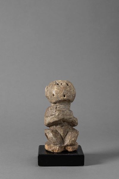 Nomoli, Figura in steatite, h 14 cm, Sierra Leone