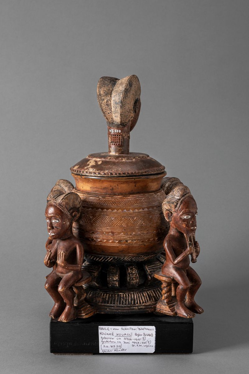 Kouassi Kouame, Coppa per unguenti, legno dipinto