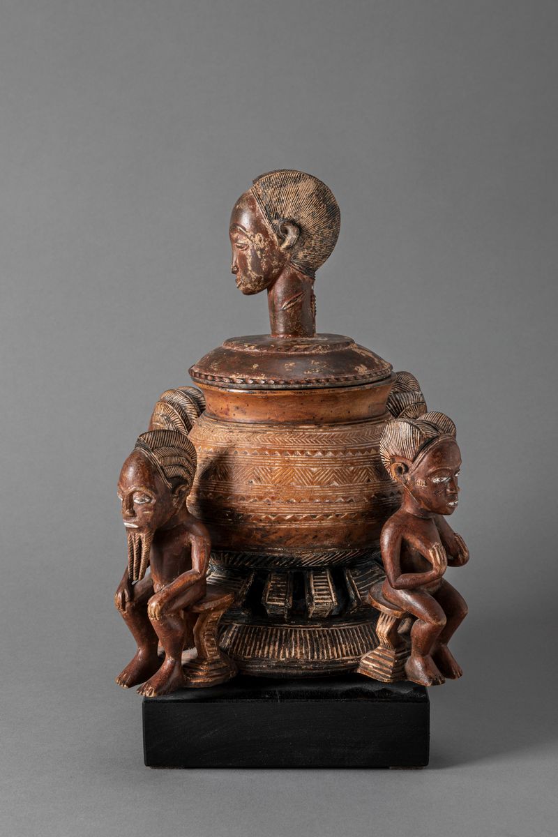 Kouassi Kouame, Coppa per unguenti, legno dipinto