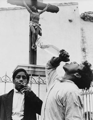 Si beve l'acqua miracolosa