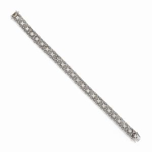  - A 18K white gold and diamond bracelet
