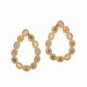 Orecchini con pietre colorate