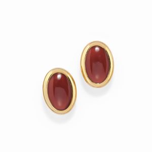 A 18K yellow gold and fire opal earrings