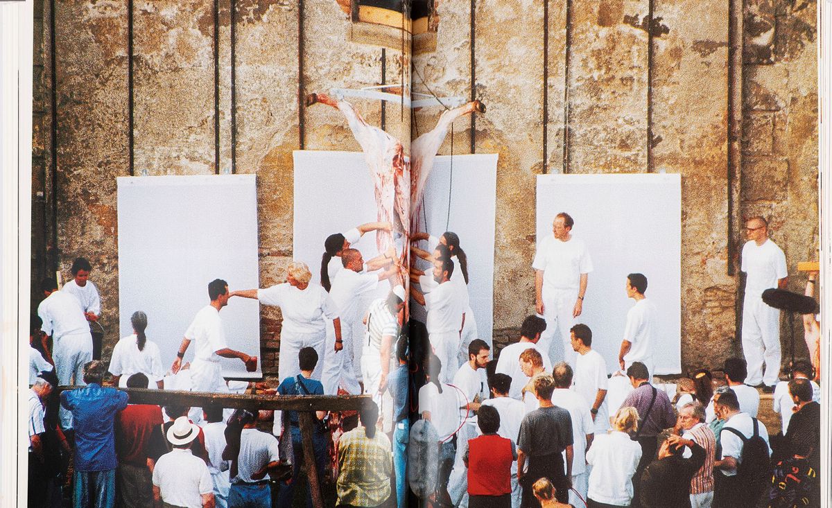 Lotto Composto da Catalogo e Poster dalla Performance Das Orgien Mysterien Theater