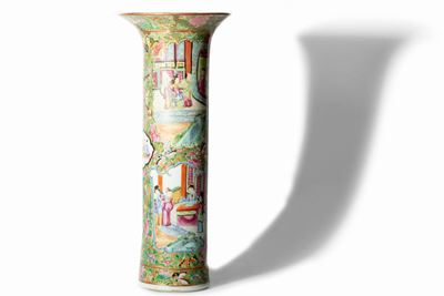 Vaso in porcellana, Famiglia Rosa, Cina, XIX secolo, altezza cm 34,5