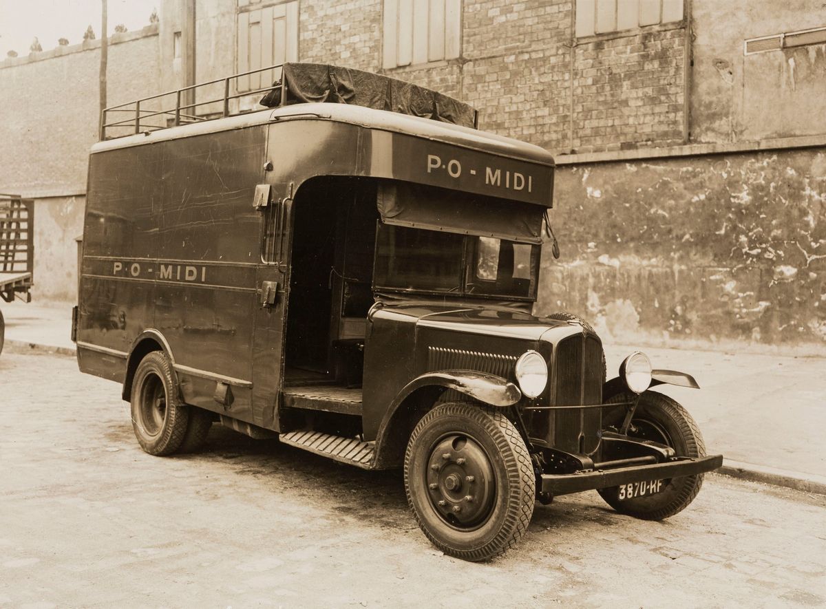 J. E. Auclair - Senza Titolo (automobile Vintage)