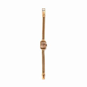 A 18k yellow gold lady's wristwatch, circa 1940, Vulcain