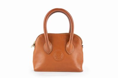 Borsa in pelle color nocciola con doppi manici e tracolla staccabile