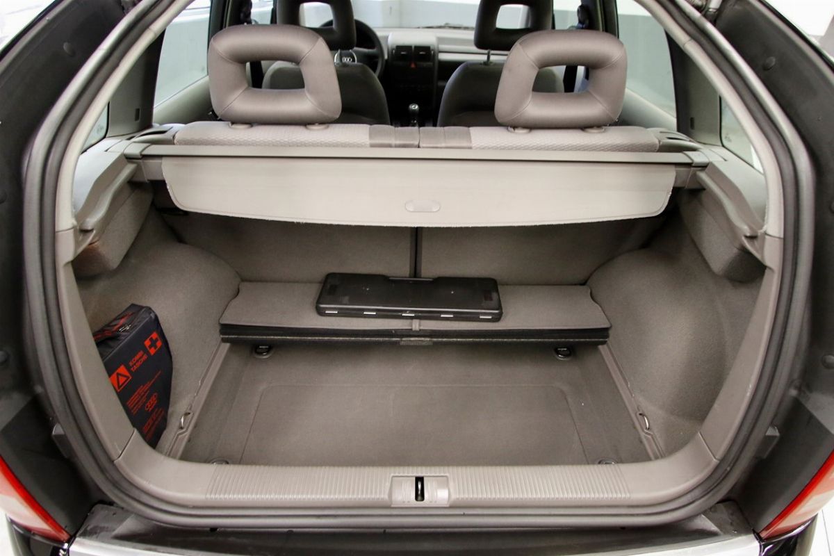 Audi - Vettura storica del 2000, telaio n. WAUZZZ8ZZ1N016377