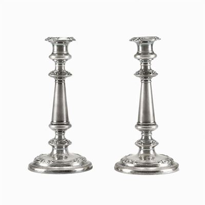 Coppia di Candelabri Monocero in Rame e Argento Laminato, Old Sheffield, Inizi XIX