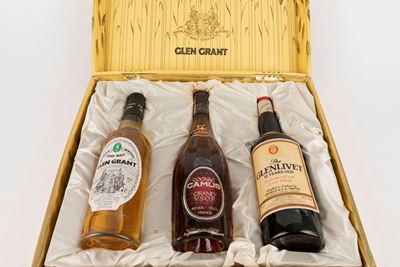 Cofanetto Glen Grant, Comprendente Glen Grant 5 YO Distilled 1982, The Glenlivet 12 YO e Cognac C...