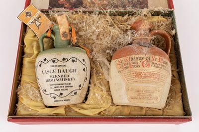 Ye Whisky of Ye Monks, Box di Ceramica con Tullamore Dew e Ye Whisky of Ye Monks