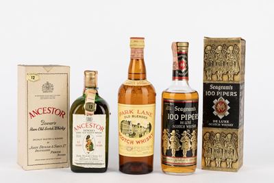 Selezione di Scotch Whisky, comprendente Dewar's Ancestors 12 YO, Seagram's 100 Piper Deluxe e Pa...