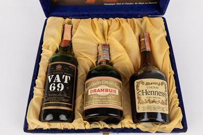 Selezione di Spirits: VAT 69, Drambuie e Hennessy Very Special Cognac