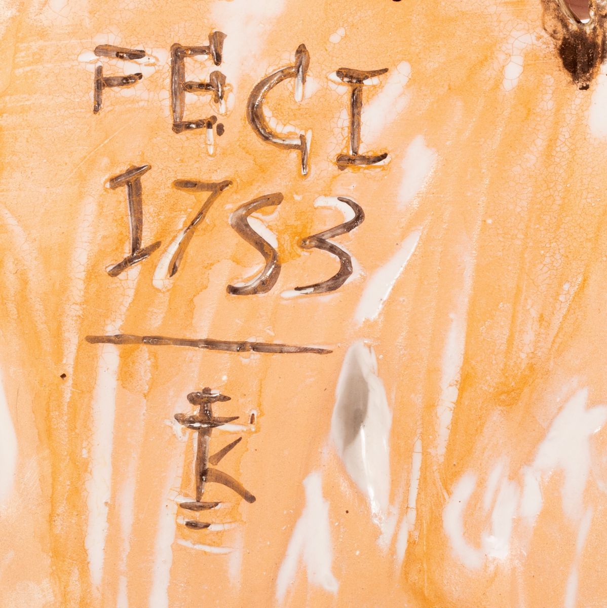 Lotto di tre acquasantiere e due formelle in ceramica policroma, XX secolo