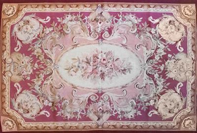 Tappeto Aubusson, secolo XX, lana rossa con decoro floreale