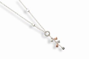 A sterling silver and zirconia necklace