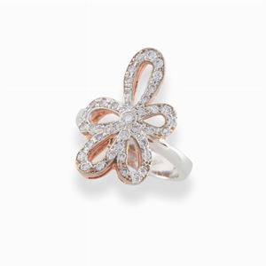 A sterling silver and zirconia ring