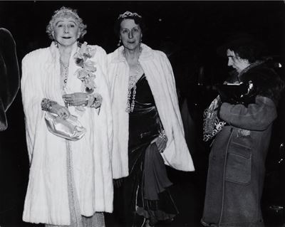 Autore 1899 - 1968, The Critic (Mrs Cavanaugh and Friend About to enter the Metropolitan Opera Ho...