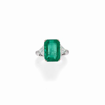 Importante Anello con Smeraldo e Diamanti
