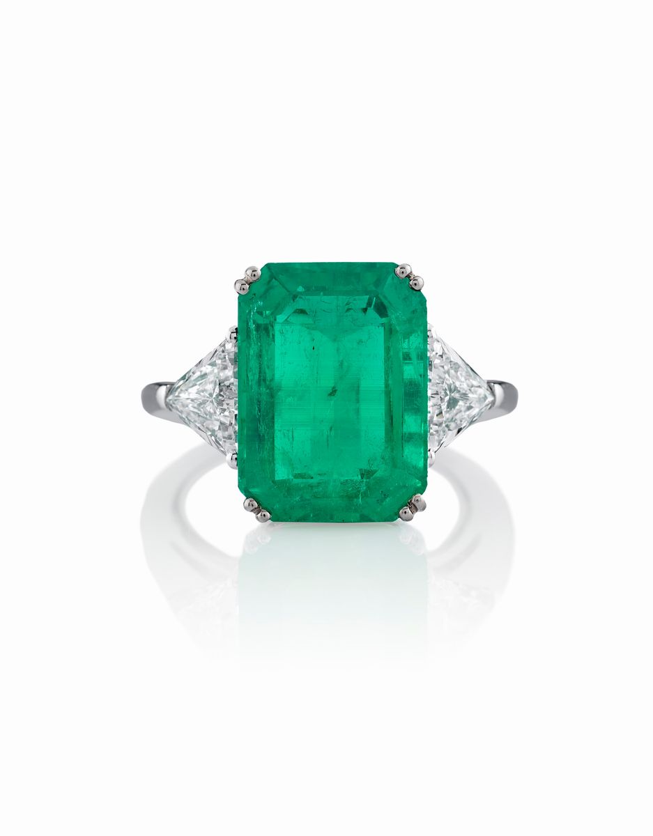 Importante Anello con Smeraldo e Diamanti
