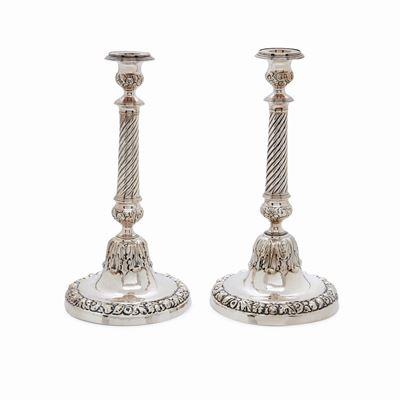 Candelieri in argento, Inghilterra, XIX secolo, base conica, fusto tornito