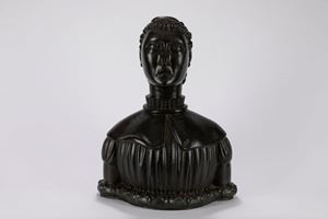 Busto di ragazza