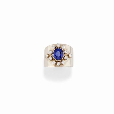Anello con Zaffiro e Diamanti