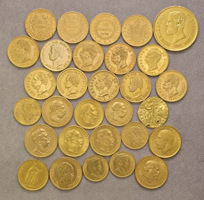 Collezione di 30 monete in oro, con variazioni di stato