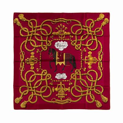 Françoise de la Perrière, Foulard in seta fucsia