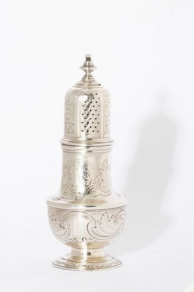 Spargizucchero in argento, Inghilterra, fine XVIII - inizio XIX secolo, altezza cm 16