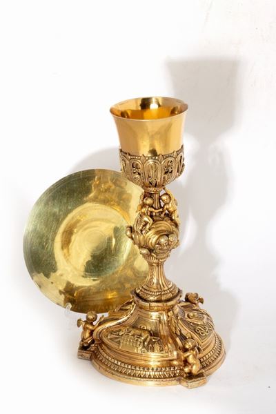 Calice eucaristico in argento dorato, sbalzato e cesellato, altezza 27,5 cm