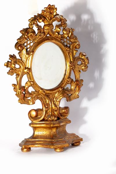 Portareliquie con specchio, legno intagliato e dorato, secolo XVIII