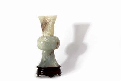 Vaso arcaizzante in giada, Cina, secolo XIX