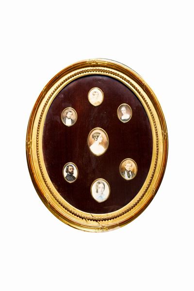 Autore sconosciuto, Sette miniature montate in un'unica cornice ovale raffiguranti ritratti di ge...
