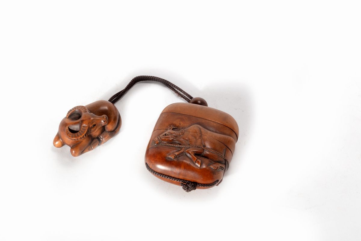 Inro in legno, Giappone, periodo Meiji, altezza cm 8