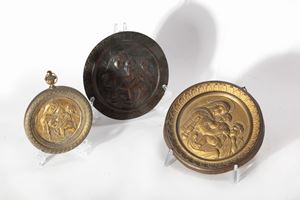 Three circular plaques in different metals depicting the Madonna della Seggiola by Raphael, 20th century