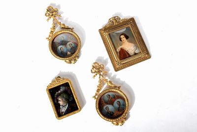 Miniature in materiali vari, lotto di quattro opere entro cornici in bronzo dorato, inizi secolo ...