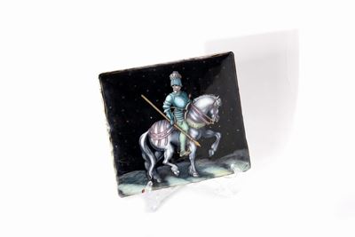 Placca in smalti policromi con cielo stellato e cavaliere in primo piano, inizio XX secolo