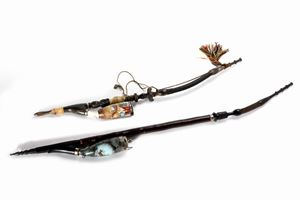 Two pipes in wood and horn, with painted porcelain stove, Germany or Austria 19th century