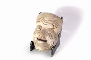 Maschera di teatro No in legno dipinto, Giappone periodo Edo-Meiji
