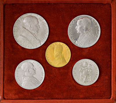 Pio XII, Serie 1950 con 100 lire in oro