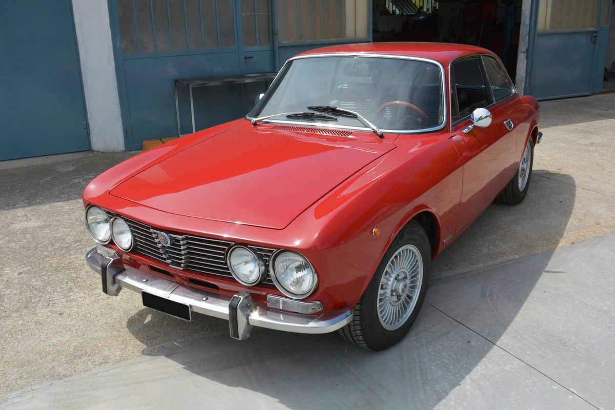 Alfa Romeo - 2000 GT Veloce (Bertone), telaio n. AR 2420361, 1971