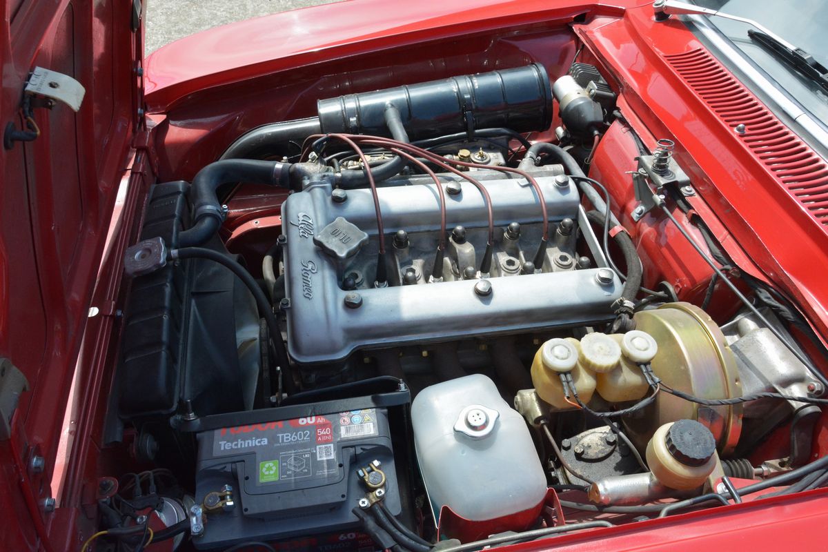 Alfa Romeo - 2000 GT Veloce (Bertone), telaio n. AR 2420361, 1971