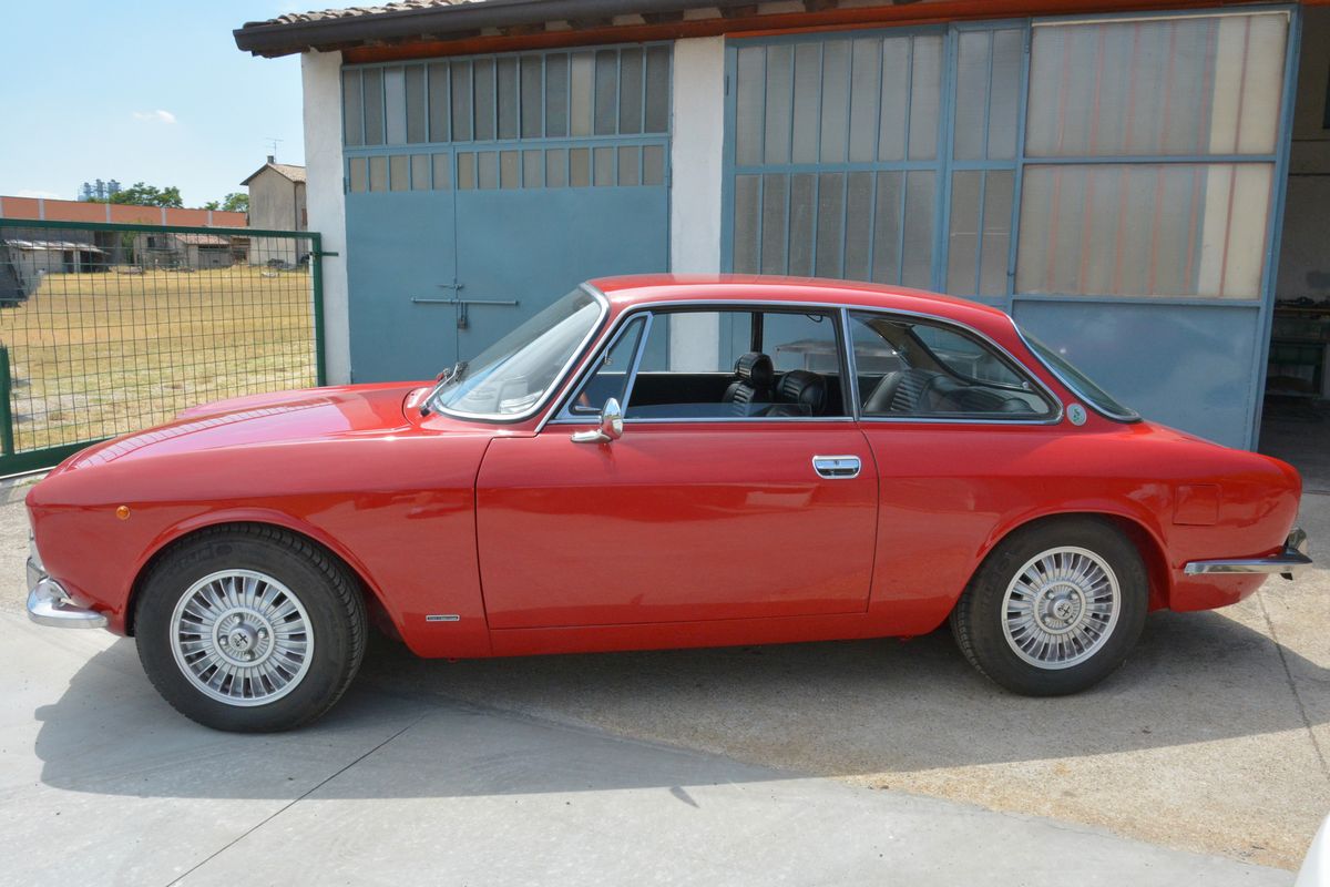 Alfa Romeo - 2000 GT Veloce (Bertone), telaio n. AR 2420361, 1971