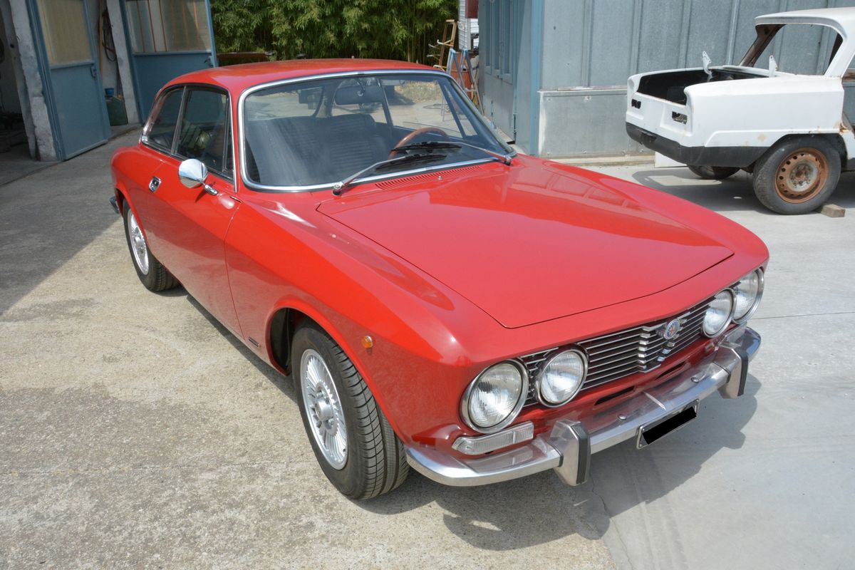 Alfa Romeo - 2000 GT Veloce (Bertone), telaio n. AR 2420361, 1971