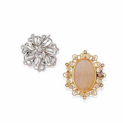 Due Spille con Diamanti e Perle