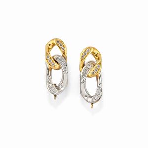 A 18k two-color gold and diamond earrings