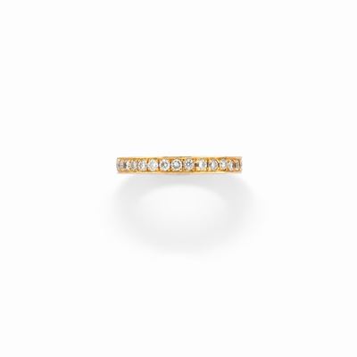 Anello in oro giallo 18k con diamanti taglio brillante