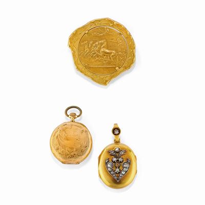 Portafoto in argento, spilla con quadriga, orologio in oro giallo 18k e diamanti